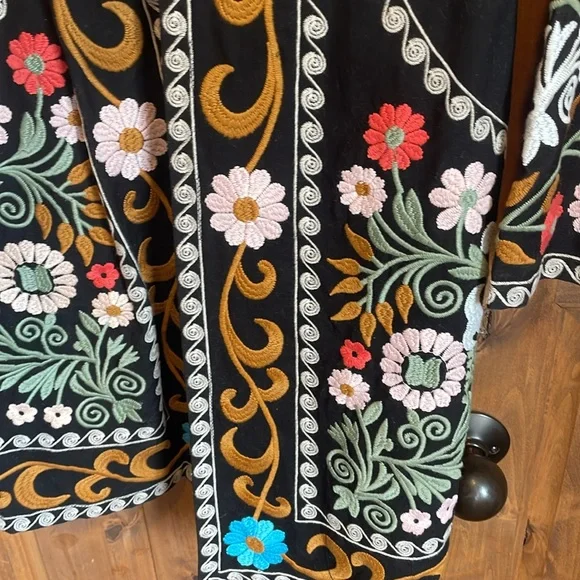 Ruby Yaya Floral Embroidered Black jacket - Picture 5 of 6